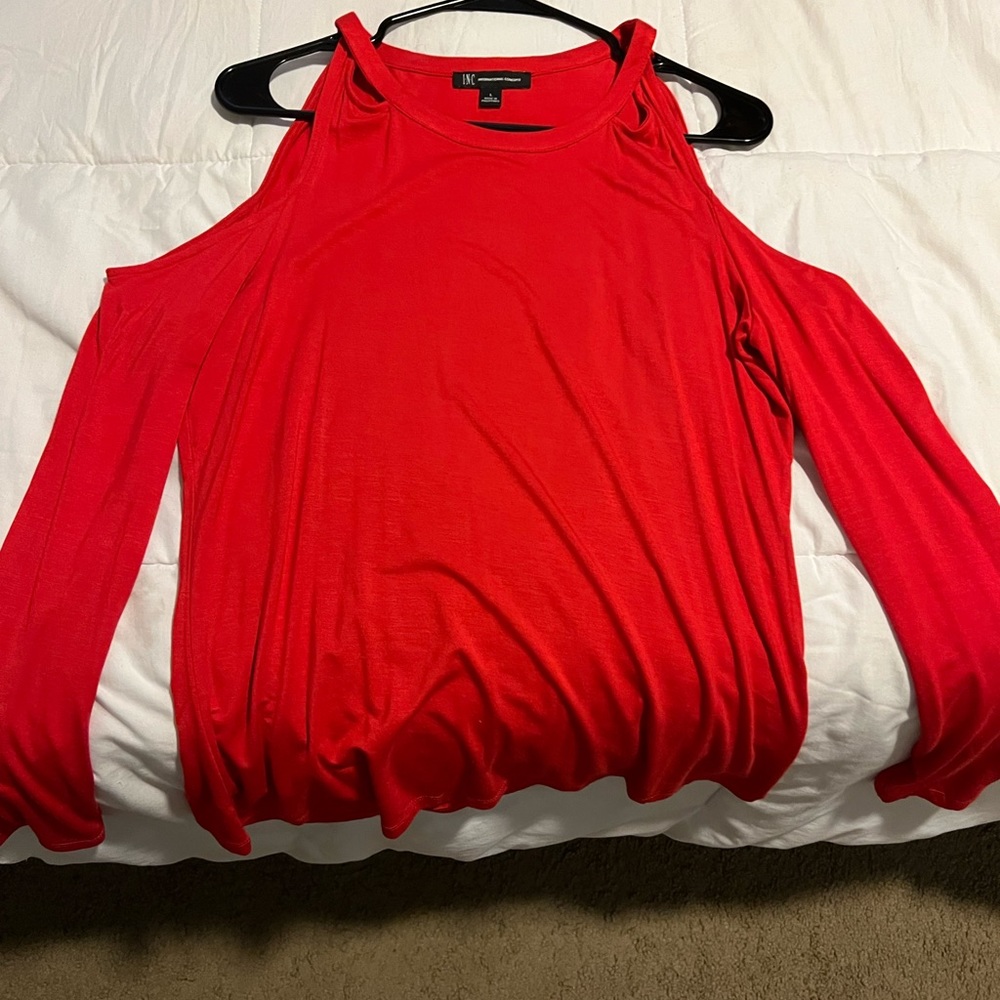 New York and Co red top never worn Size L